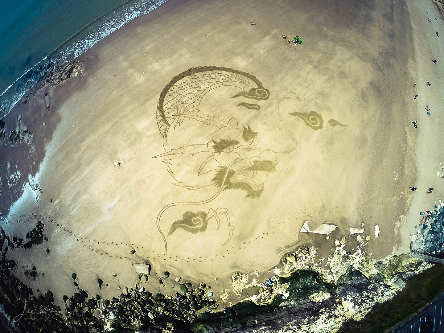 Beach art dragon japonais