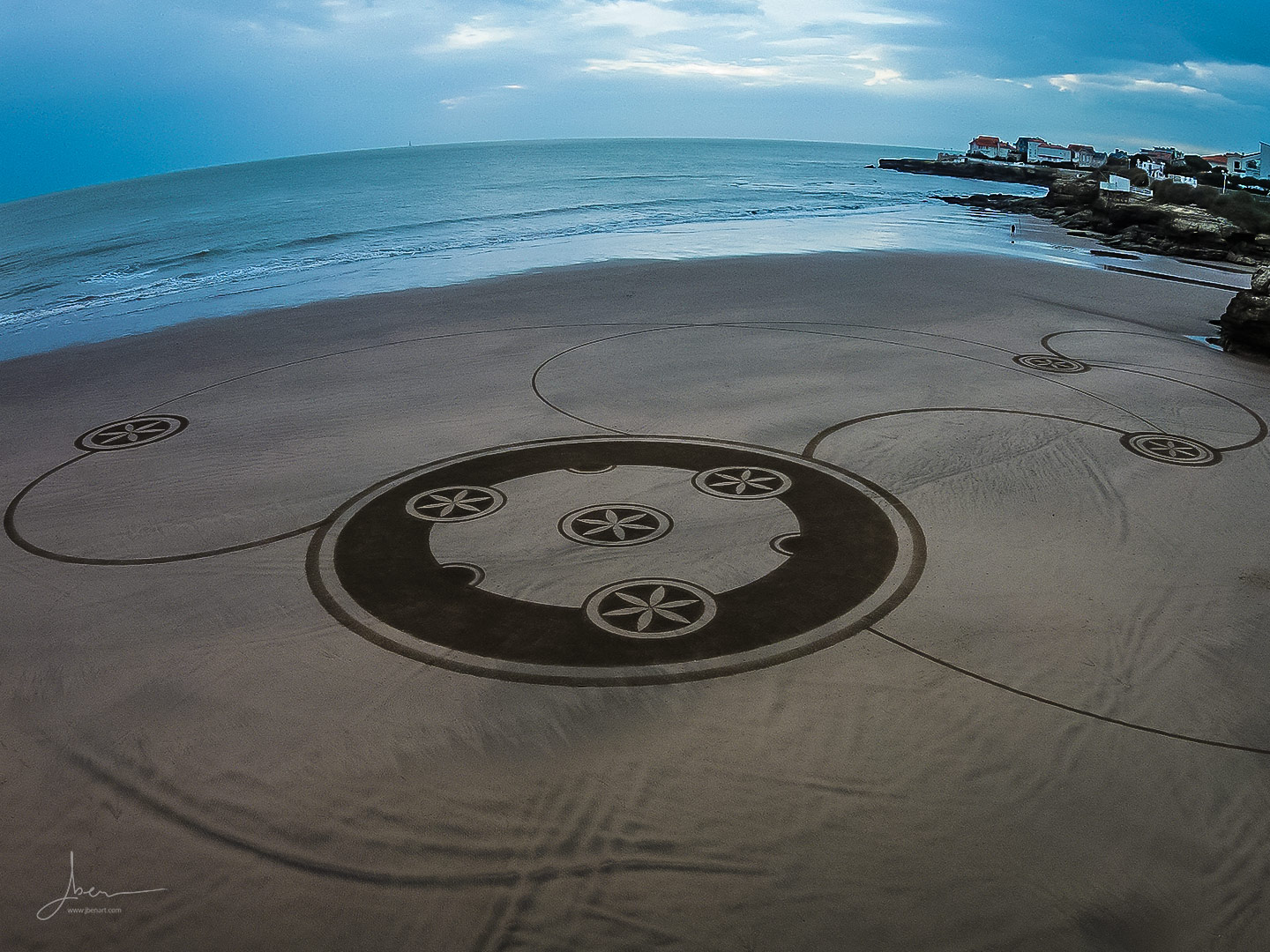 Beach art mandala filant