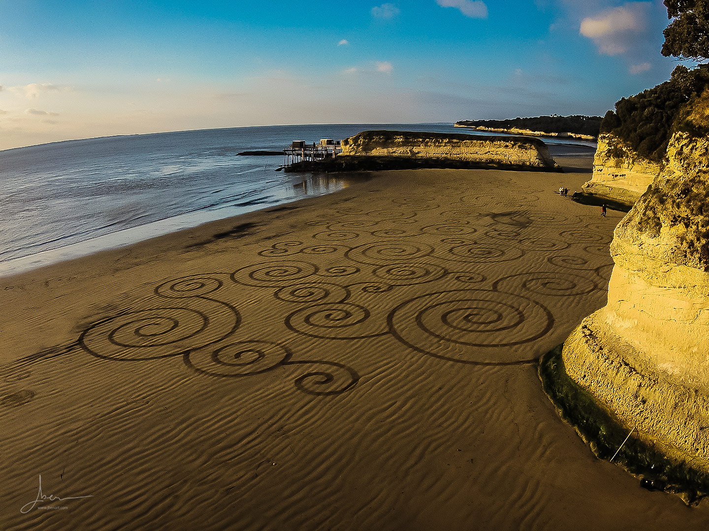 Beach art cercles