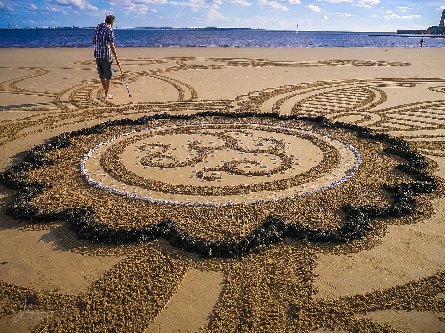 Beach art in between